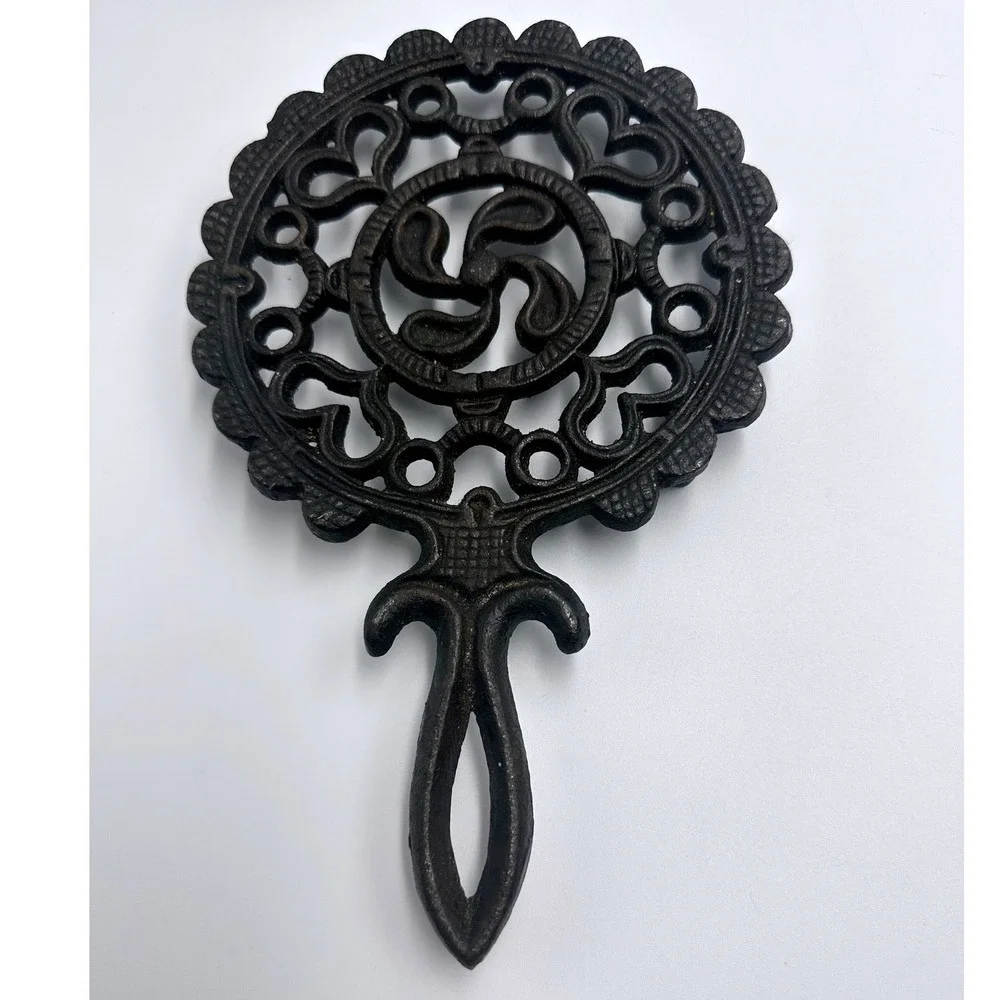 Antique‎ Cast Iron Trivets Napan Rine & Co Boston Mass Victorian Set of 2